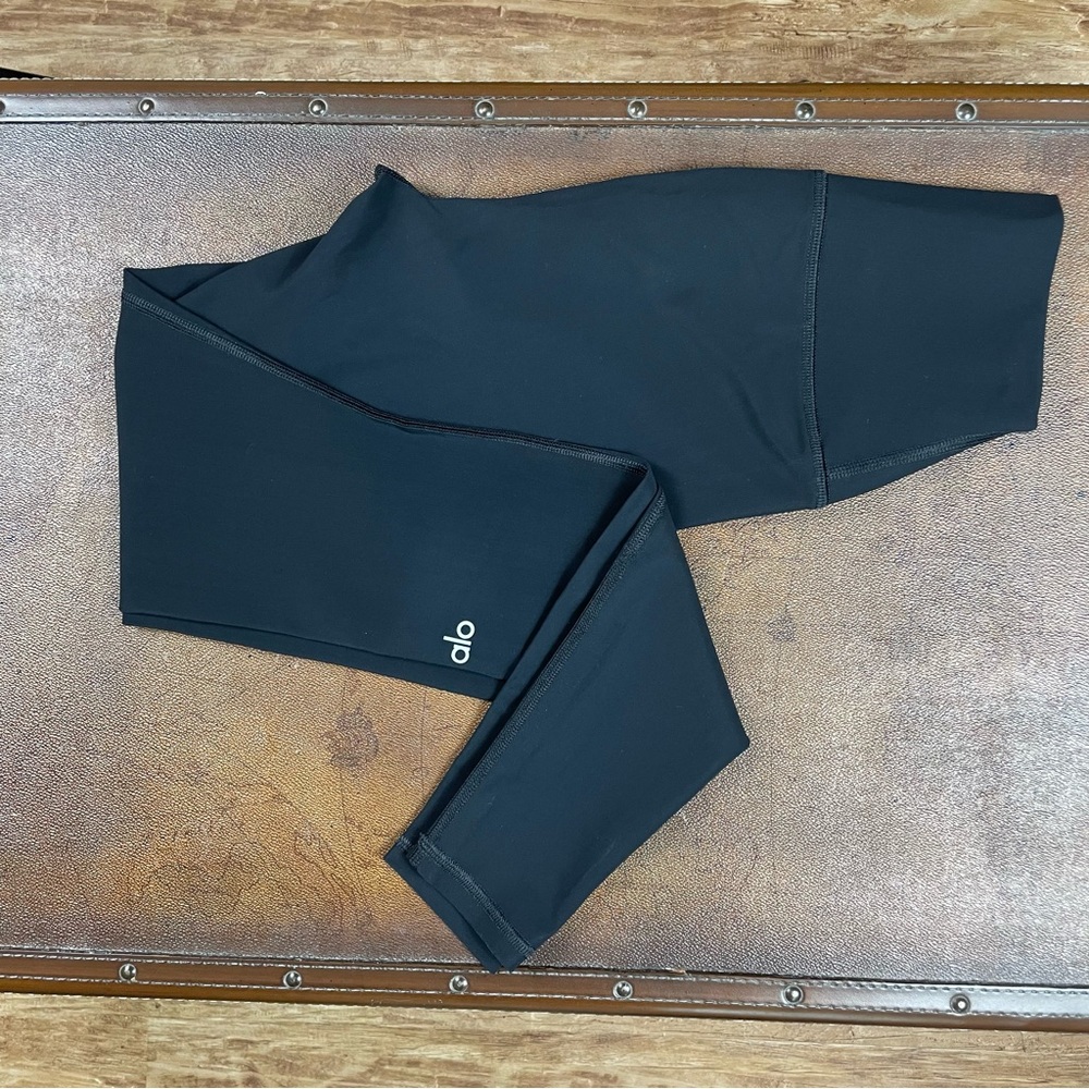 Alo Yoga High Waist Ripped Warrior Leggings. Black  SZ:XS